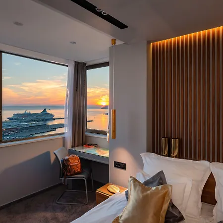 Royal Suites-sky 4* سبليت