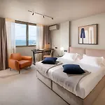 Royal Suites-sky Split