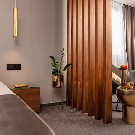 Royal Suites-sky 4* Σπλιτ