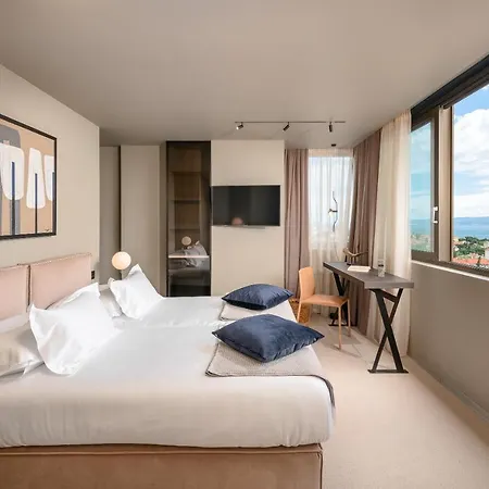 Royal Suites-sky 4* Split