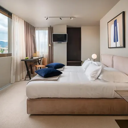 Royal Suites-sky 4* Split