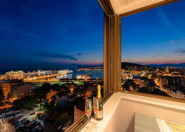 Gasthuis Royal Suites-sky 4*