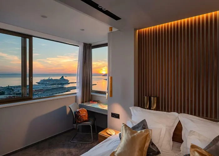 Royal Suites-sky 4*