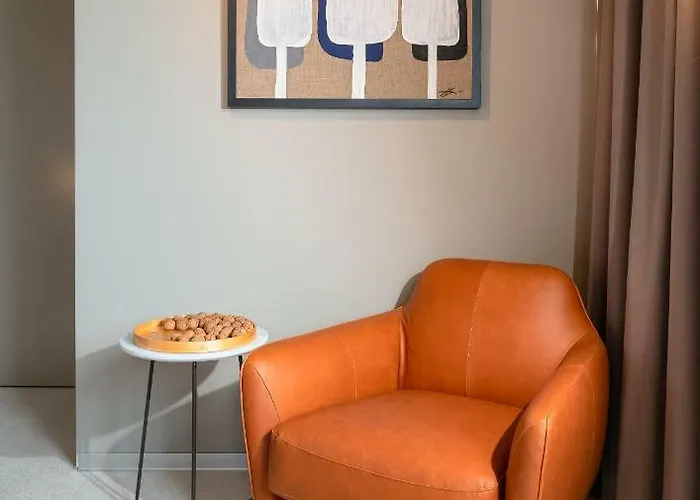 Royal Suites-sky 4*