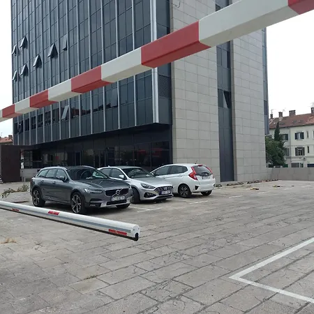 Royal Suites-sky 4* ספליט