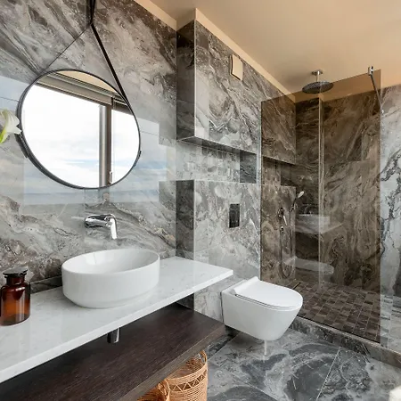 Royal Suites-sky 4*
