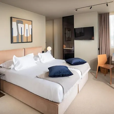 Royal Suites-sky Penzion