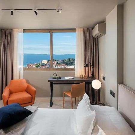 Royal Suites-sky 4*
