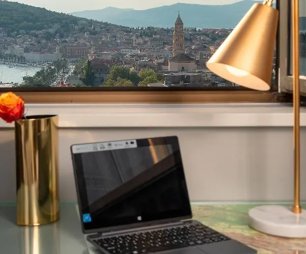 게스트하우스 Royal Suites-sky 4*