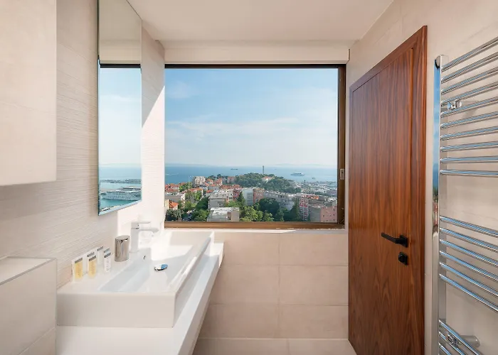 게스트하우스 Royal Suites-sky 4*