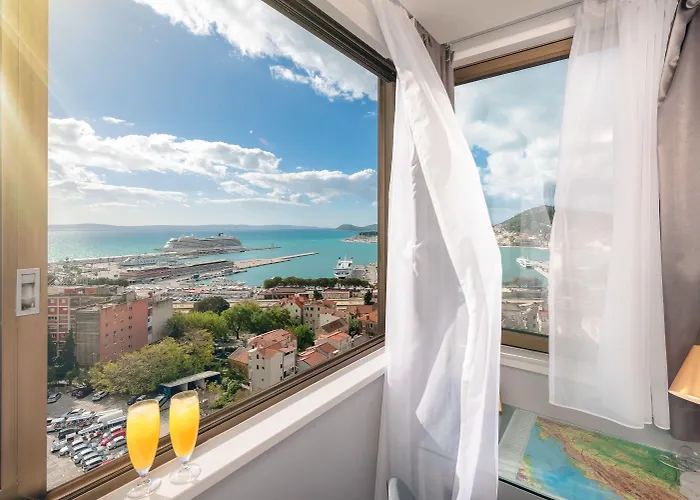 Royal Suites-sky