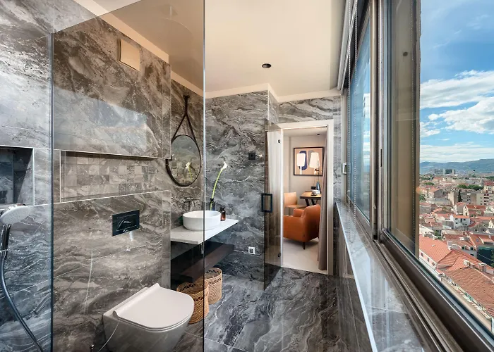 Royal Suites-sky 게스트하우스 4*