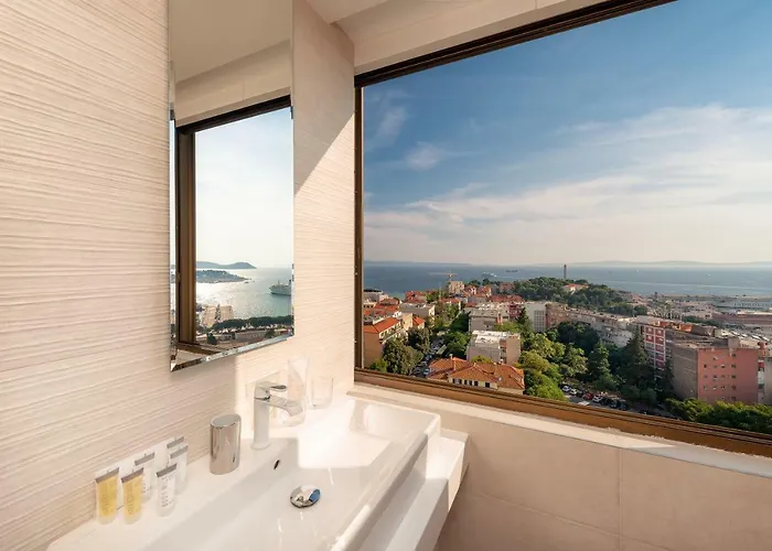 Royal Suites-sky 게스트하우스 스플리트