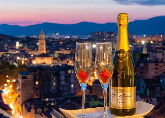 Royal Suites-sky 게스트하우스 4*