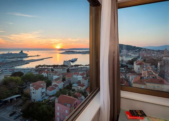 Royal Suites-sky 게스트하우스