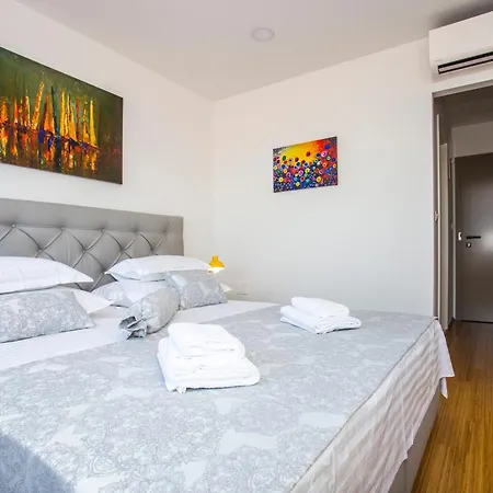 Royal Suites-sky Casa de hóspedes