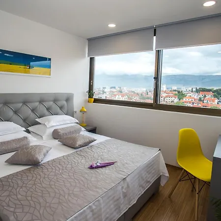 Casa de hóspedes Royal Suites-sky 4*